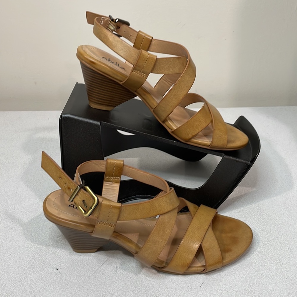 Abella Tan Leather Sandals Sz 6.5